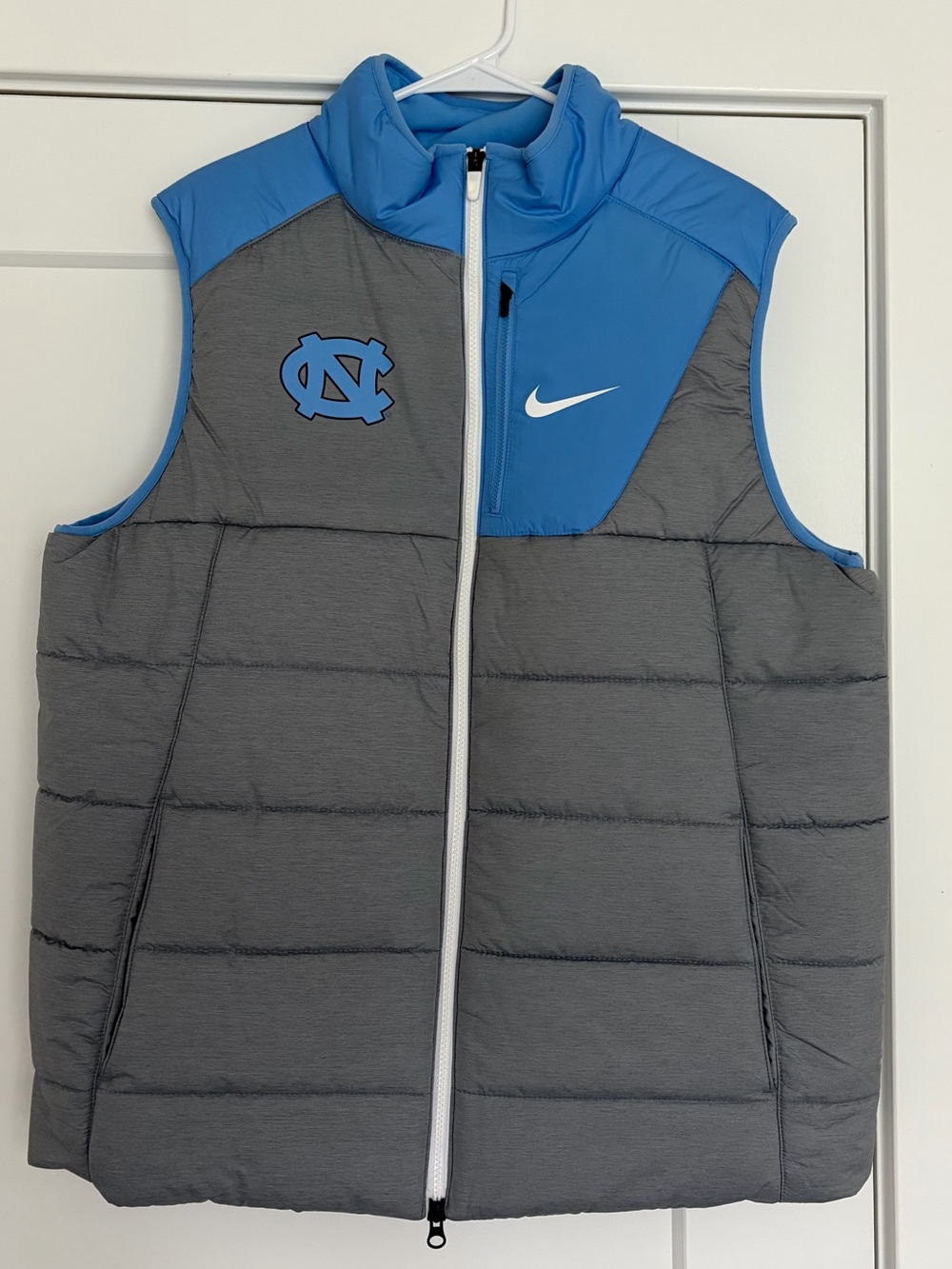 Nike UNC Tar Heels Puffer Vest - Large